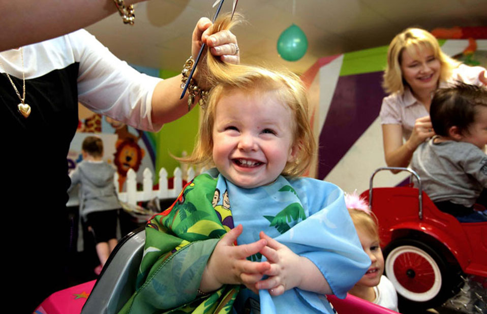  Corte de cabelo divertido: Conheça o salão infantil cheio de surpresas no ABC Paulista