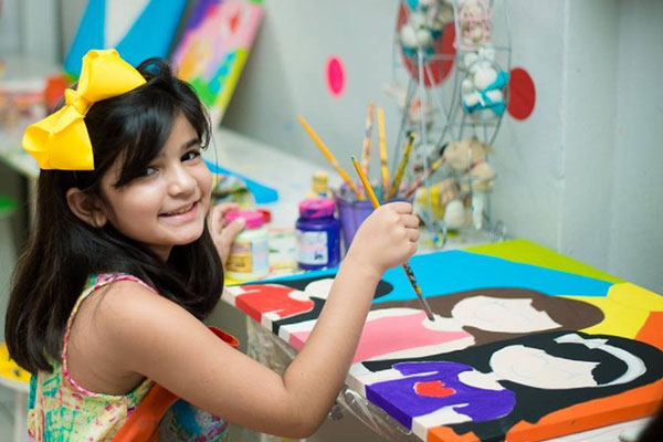  Dia das Mães: Kit de artes ensina crianças a criar presente personalizado para as mães