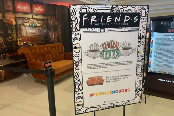  Central Perk: Cenário do famoso café de Friends chega ao Bob’s do Shopping Metrô Santa Cruz