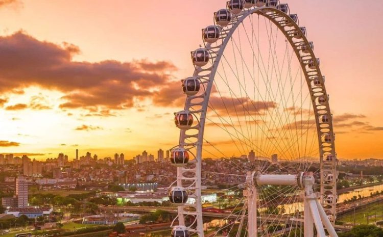  Maior roda-gigante da América Latina oferece ingressos gratuitos em São Paulo