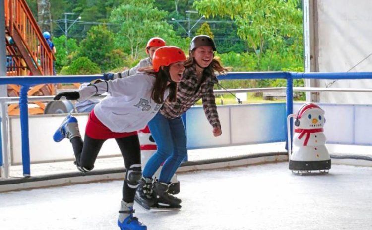 Play On Ice: Patinação no gelo agita o West Plaza Shopping