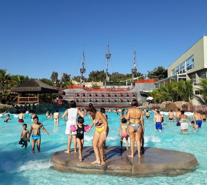 Thermas Water Park - piscina de ondas