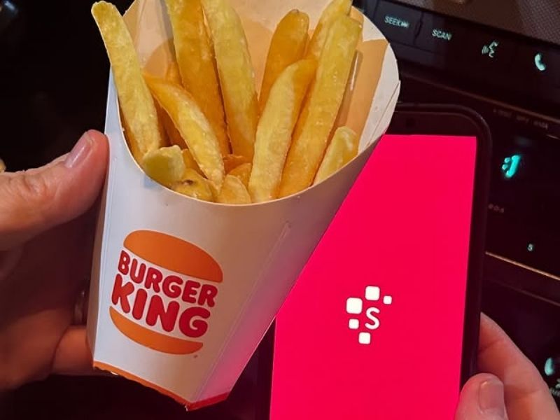 Em ao de Halloween, Burguer King d hambrguer para quem chegar com  boleto pago; saiba como ganhar